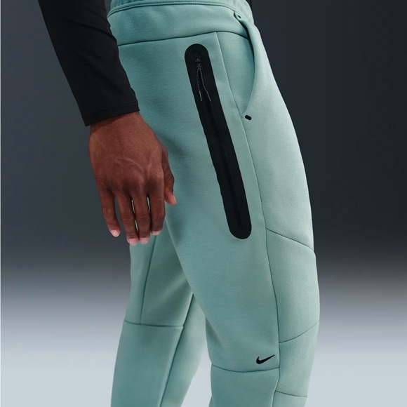Nike Men’s Tech Fleece Sweatpants - Picture 2 of 3